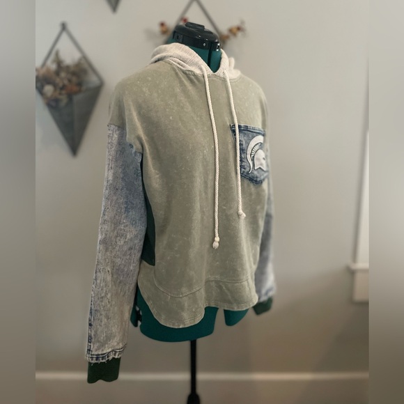 Custom made/upcycled Michigan State hoodie MSU size medium/large - Picture 2 of 3